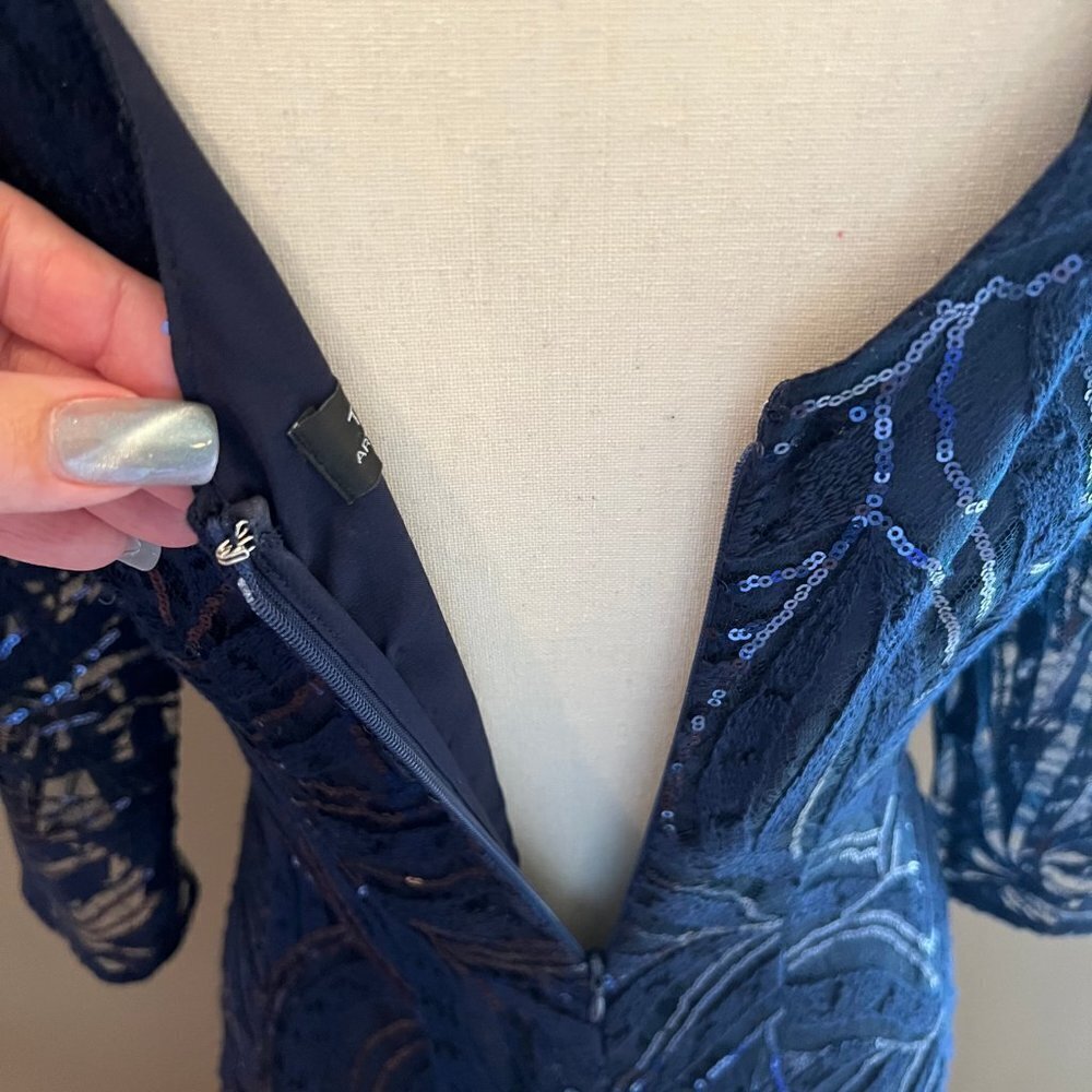 Tahari Navy Sequin Formal Mother of the Bride with silk shawl, Black Tie Size 2 - Picture 6 of 15